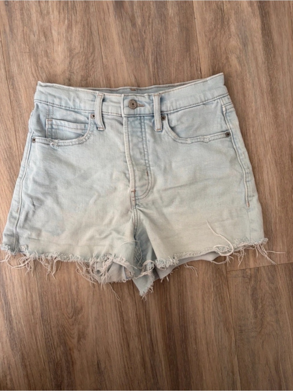 Classic High-Rise Light Blue Denim Shorts - Women size 4